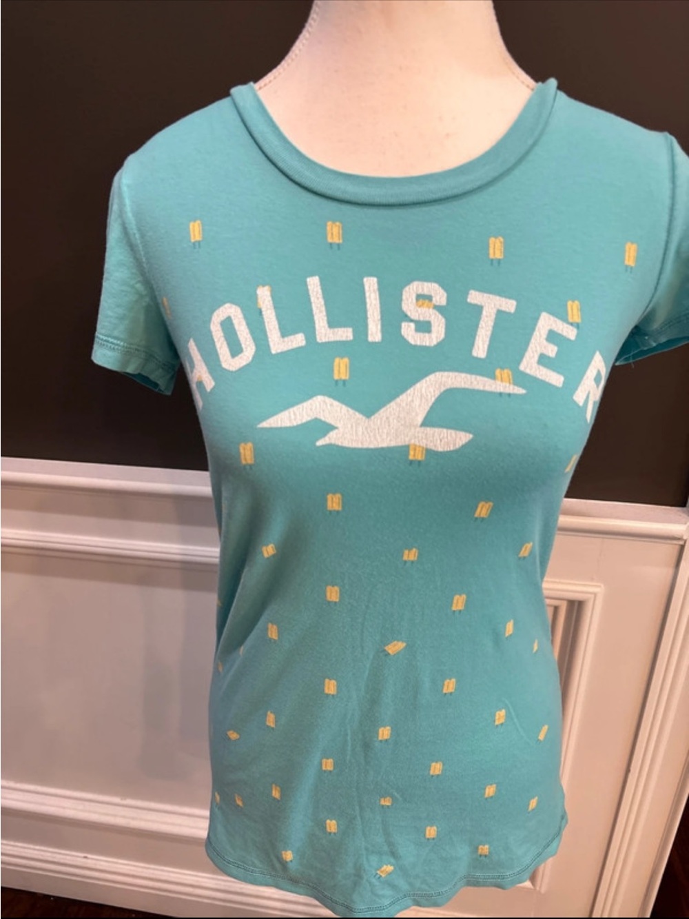 Hollister Teal Short-Sleeve Logo Tee with Yellow Popsicle Accents - Women's
